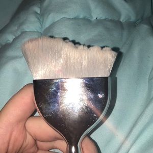 Makeup brush